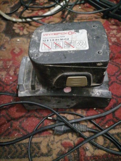 Лот: 22849635. Фото: 1. Зарядное интерскол 12v1,5Aч. Электроинструмент