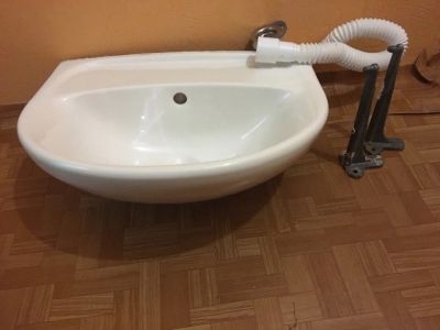Лот: 7995063. Фото: 1. раковина с сифоном. Раковины, умывальники