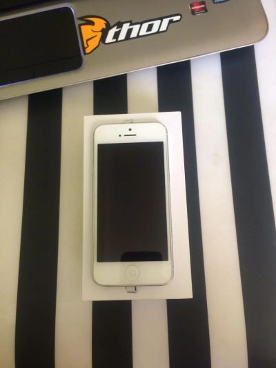 Лот: 6347241. Фото: 1. iphone 5 16gb белый. Смартфоны