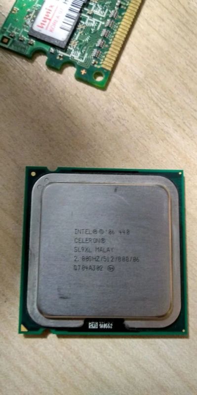 Лот: 14360984. Фото: 1. INTEL Celeron 440. Процессоры