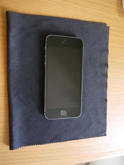 Лот: 6081426. Фото: 1. Apple iPhone 5S 16Gb Space Gray. Смартфоны