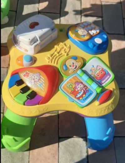 Лот: 19125377. Фото: 1. Развивающий столик fisher price. Развивающие