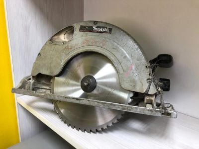 Лот: 15459807. Фото: 1. Дисковая пила Makita 5903R. Внешнее... Электроинструмент