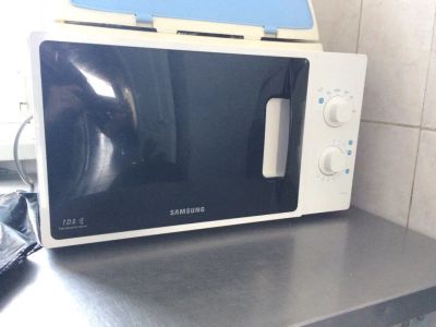 Лот: 11632804. Фото: 1. Микроволновая печь Samsung. Микроволновки, мини-печи
