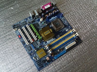 Лот: 11255110. Фото: 1. Системная плата Foxconn (на радиодетали... Материнские платы