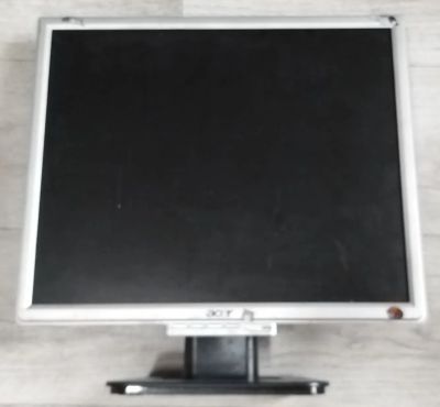 Лот: 25490495. Фото: 1. Уставший монитор. ЖК-мониторы