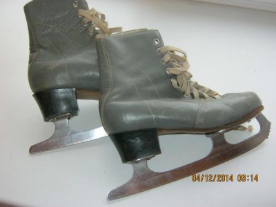 Лот: 4831118. Фото: 1. Коньки 25 размер. Коньки