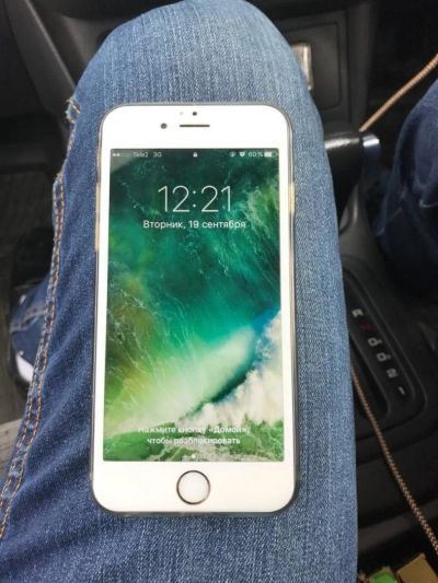 Лот: 10311481. Фото: 1. iPhone 6 gold. Смартфоны
