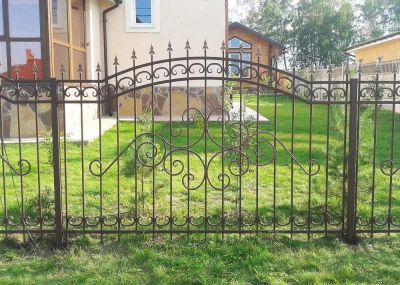 Лот: 6787729. Фото: 1. Забор металлический с коваными... Ворота, заборы, шлагбаумы