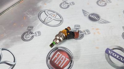 Лот: 23588943. Фото: 1. Форсунка Mitsubishi Galant 4G93... Двигатель и элементы двигателя