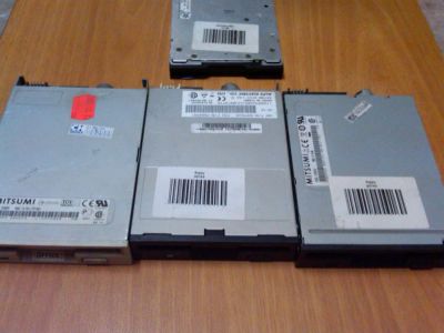 Лот: 4297099. Фото: 1. Пачка флопиков. Приводы CD, DVD, BR, FDD