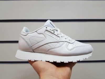 Лот: 10555161. Фото: 1. Reebok Classic Leather Utility... Кеды, кроссовки, слипоны
