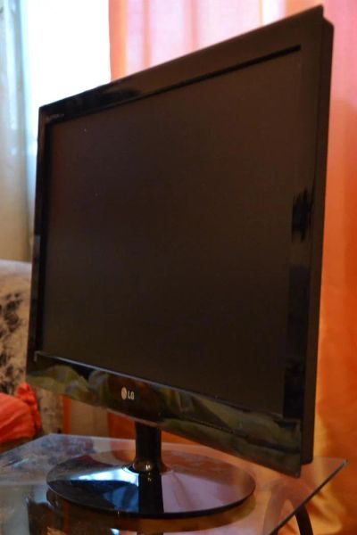 Лот: 3621129. Фото: 1. Монитор LG E2340T FULL HD. ЖК-мониторы