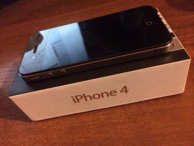 Лот: 3790001. Фото: 1. Iphone 4 8gb. Смартфоны