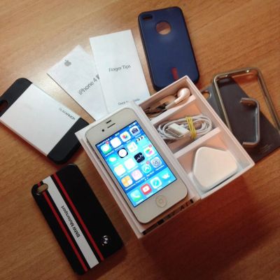Лот: 4544958. Фото: 1. Продам iPhone 4S 16GB Белый... Смартфоны