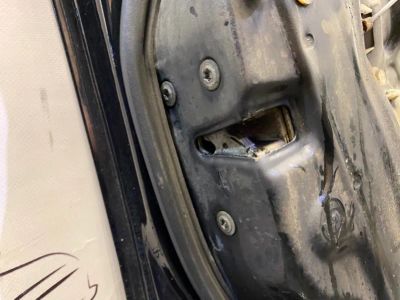 Лот: 21713642. Фото: 1. замок двери Toyota Avensis ST220. Двигатель и элементы двигателя