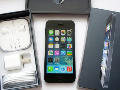 Лот: 3723145. Фото: 1. Apple iPhone 5 32Gb Black. Совершенно... Смартфоны