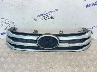 Лот: 25259195. Фото: 1. решетка радиатора Toyota Hilux... Двигатель и элементы двигателя