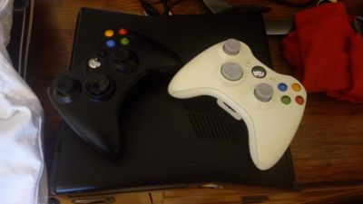 Лот: 7759680. Фото: 1. Xbox 360 slim 4 Gb( Прошивка LT... Игровые приставки, консоли