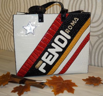 Лот: 13643968. Фото: 1. Сумка женская Fendi белая. Сумки