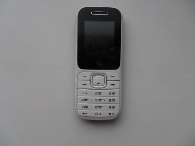 Лот: 12732005. Фото: 1. Fly DS106D. Кнопочные мобильные телефоны