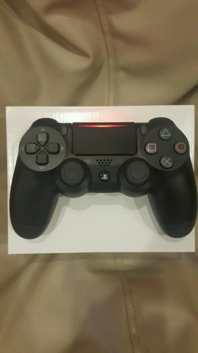 Лот: 12028266. Фото: 1. Геймпад Sony dualshock 4 v2. Аксессуары для игровых приставок, консолей, геймпады