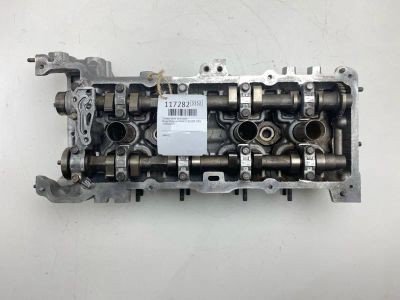Лот: 25605576. Фото: 1. Головка блока цилиндров Nissan... Двигатель и элементы двигателя