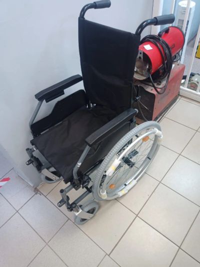 Лот: 21791261. Фото: 1. Инвалидное кресло (V). Реабилитация, уход за больными