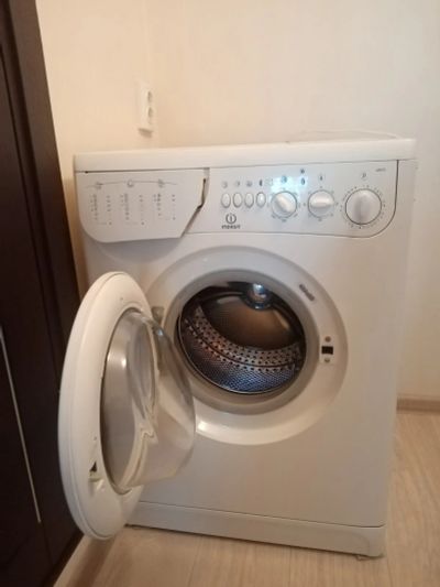 Лот: 18048791. Фото: 1. Стиральная машина Indesit. Стиральные машины