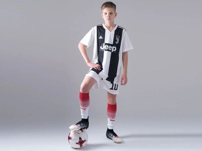 Лот: 16031531. Фото: 1. Футбольная форма Adidas FC Juventus... Форма