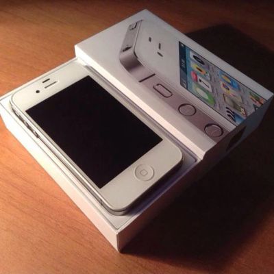 Лот: 4617766. Фото: 1. iPhone 4S 16Gb +EarPods. Смартфоны