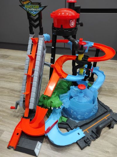 Лот: 17282431. Фото: 1. Hot Wheels автомойка с аллигатором. Машины и техника