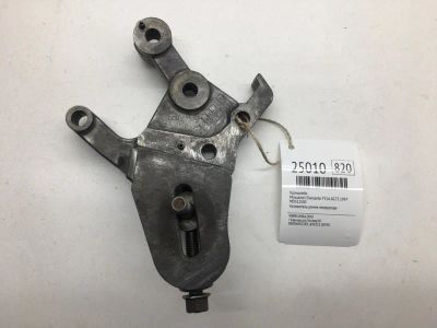 Лот: 20383010. Фото: 1. Кронштейн Mitsubishi Diamante... Кузов