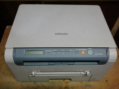 Лот: 4514078. Фото: 1. МФУ Samsung SCX-4220 б/у. МФУ и копировальные аппараты