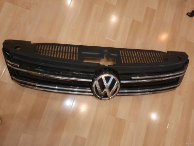 Лот: 16461684. Фото: 1. Решетка радиатора Volkswagen Tiguan... Кузов