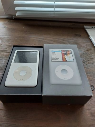 Лот: 18948496. Фото: 1. Плеер Ipod classic 80gb. Плееры