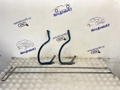 Лот: 25065012. Фото: 1. кронштейны крышки багажника toyota... Двигатель и элементы двигателя