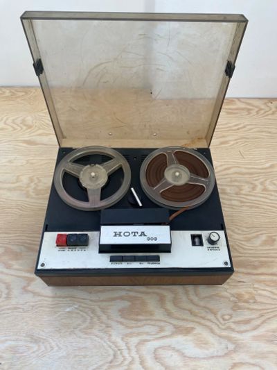 Лот: 22153286. Фото: 1. Катушечный проигрыватель нота. Виниловые проигрыватели и электрофоны