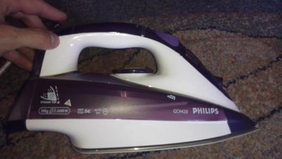 Лот: 7748208. Фото: 1. Утюг Philips GC4420. Утюги, парогенераторы, отпариватели
