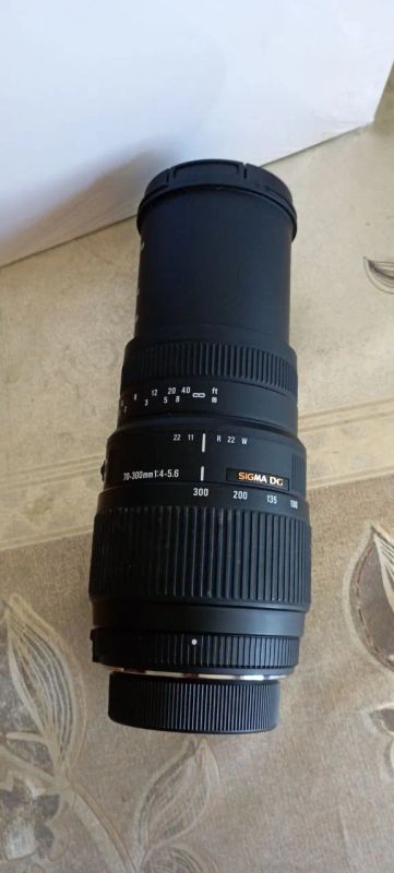 Лот: 23534487. Фото: 1. Объектив Sigma AF 70-300mm f/4-5... Объективы