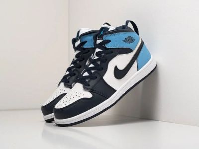 Лот: 18669743. Фото: 1. Кроссовки Nike Air Jordan 1 Mid... Кеды, кроссовки