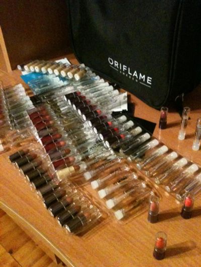 Лот: 7627059. Фото: 1. Сумка с кучей пробников oriflame. Унисекс парфюмерия