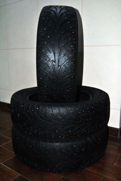 Лот: 10529591. Фото: 1. Продам 3 зимние шипованые шины... Шины