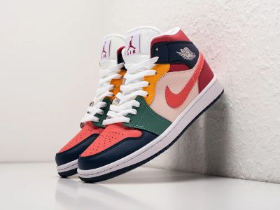 Лот: 24978477. Фото: 1. Кроссовки Nike Air Jordan 1 Mid. Кеды, кроссовки, слипоны