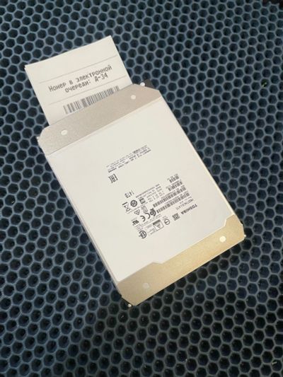 Лот: 25374211. Фото: 1. 14 ТБ Жесткий диск Toshiba MG07... Жёсткие диски (HDD)