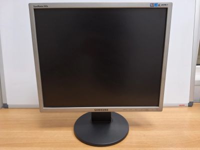 Лот: 25335513. Фото: 1. Монитор Samsung SyncMaster 943n... ЖК-мониторы