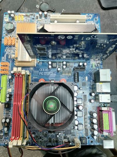 Лот: 16823954. Фото: 1. Материнская плата gigabyte ga-m57s... Материнские платы