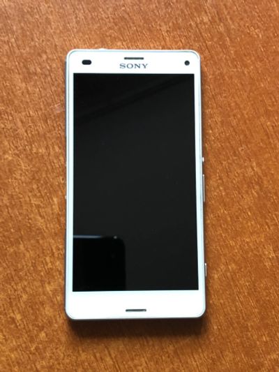 Лот: 16542572. Фото: 1. Sony Xperia Z3 Compact (D5803). Смартфоны