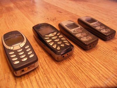 Лот: 2471896. Фото: 1. много телефонов nokia 3310 3510... Кнопочные мобильные телефоны