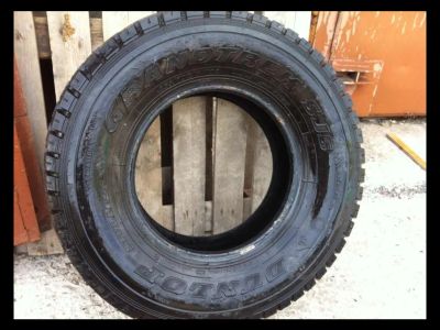 Лот: 3033210. Фото: 1. Резина 2 шт. Липучка dunlop grangtrak... Шины